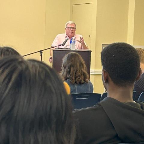 UVA Alum Pete Lyons Visits Grounds for Business Law Panel!